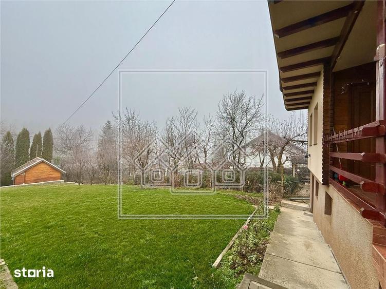 Casă cu 4 camere cu Teren 501 Mp în Sadu