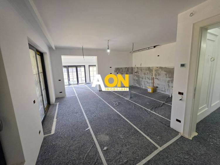 Casă individuală cu 6 camere cu Canalizare în Bărăbanț