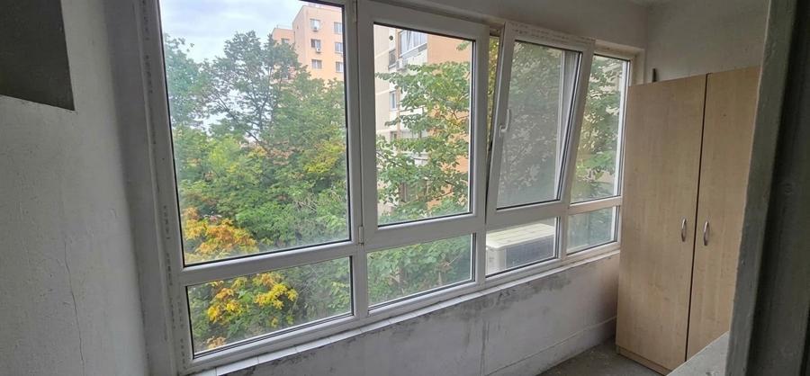 Apartament cu 3 camere semidecomandat în Drumul Taberei