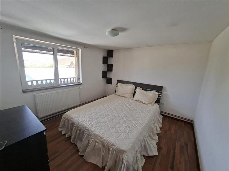 Casă individuală cu 5 camere cu Teren 250 Mp în Gușterița