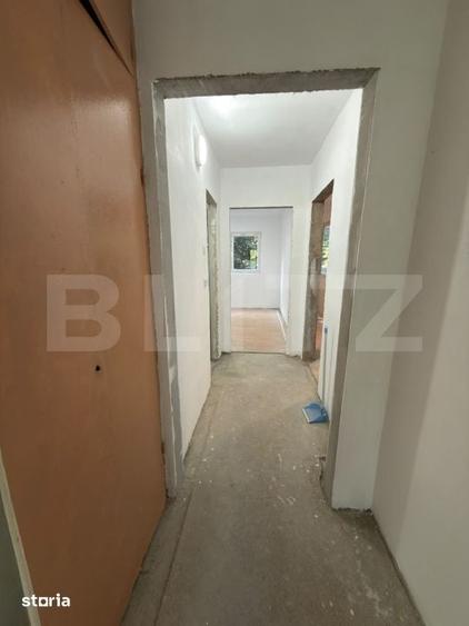 Apartament cu 4 camere semidecomandat în Malu Roșu