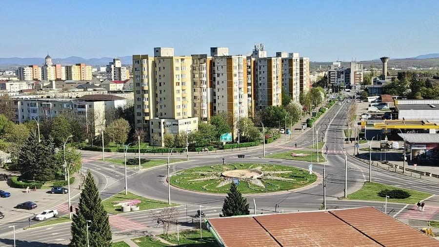 Apartament cu 2 camere decomandat în Central