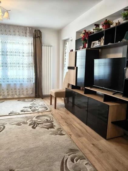 Apartament cu 2 camere decomandat în Tractorul — fotografia 1