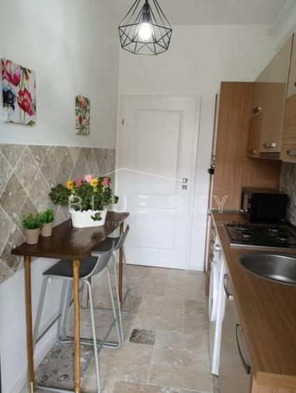 Apartament cu 2 camere decomandat, mobilat în Tomis Nord