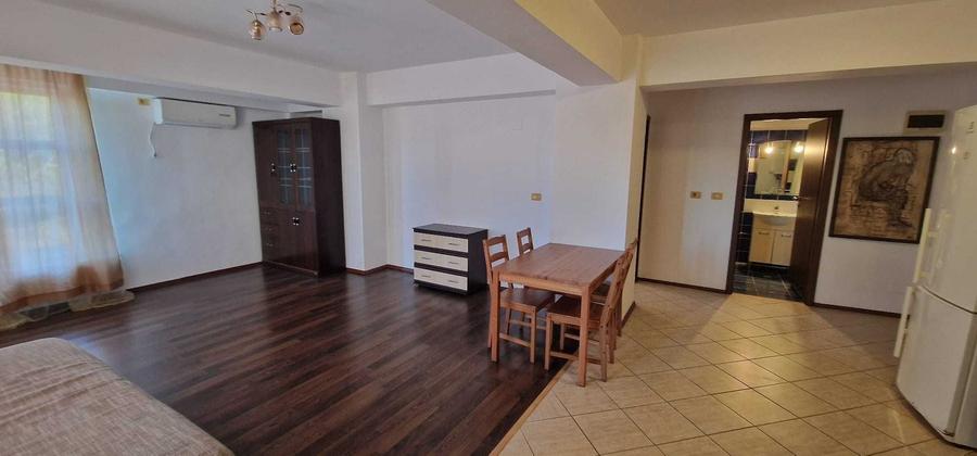 Apartament cu 2 camere decomandat în Sisești
