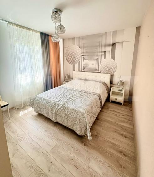 Apartament cu 2 camere decomandat, mobilat în Tractorul