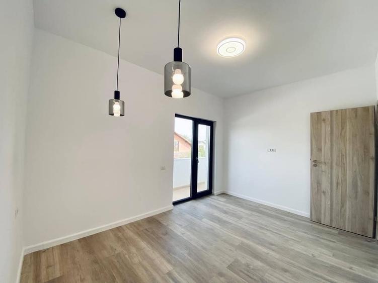 Casă individuală cu 5 camere cu Teren 330 Mp în Berceni