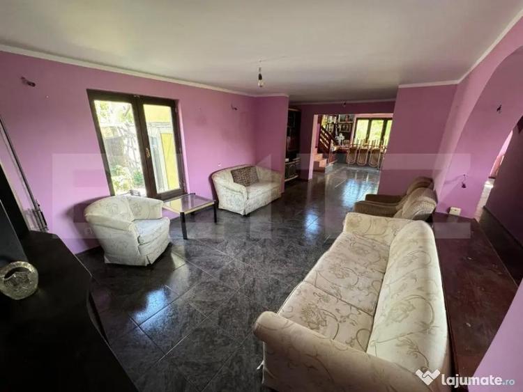 Casă cu 7 camere cu Teren 1300 Mp în Plopeni