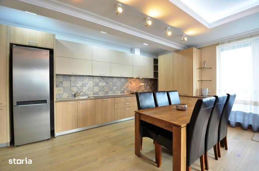 Apartament cu 4 camere în Barbu Văcărescu