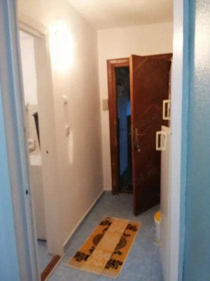 Garsonieră semidecomandată în Lunei