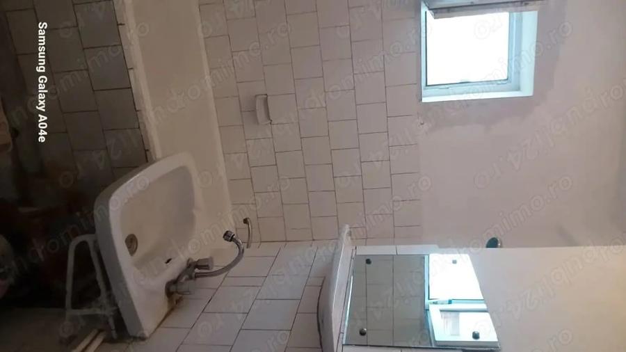 Apartament cu 3 camere decomandat în Micro 38