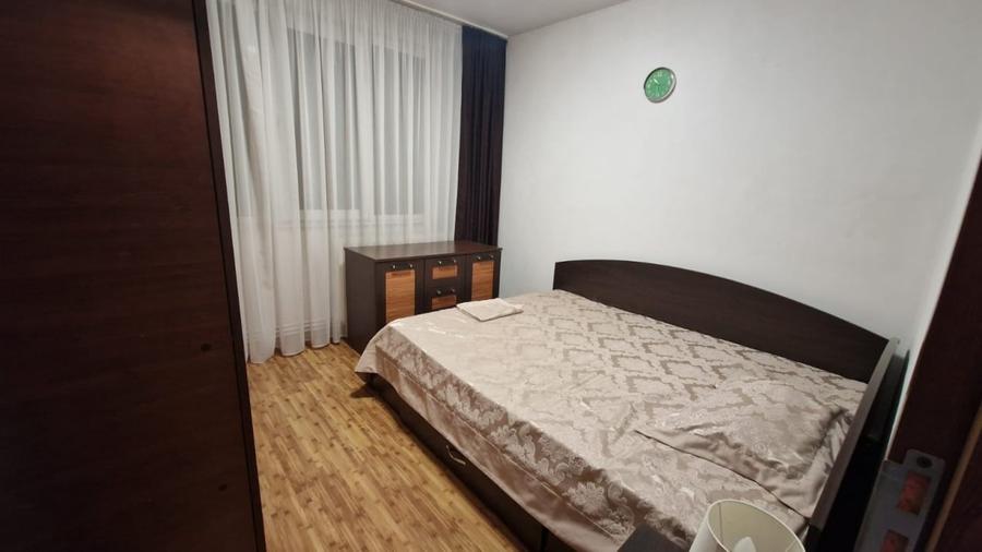 Apartament cu 3 camere decomandat, mobilat în Apărătorii Patriei