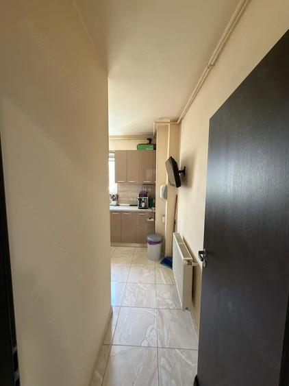Apartament cu 2 camere semidecomandat în 1 Decembrie