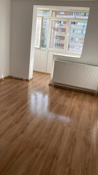 Inchiriez apartament 2 camere - 1