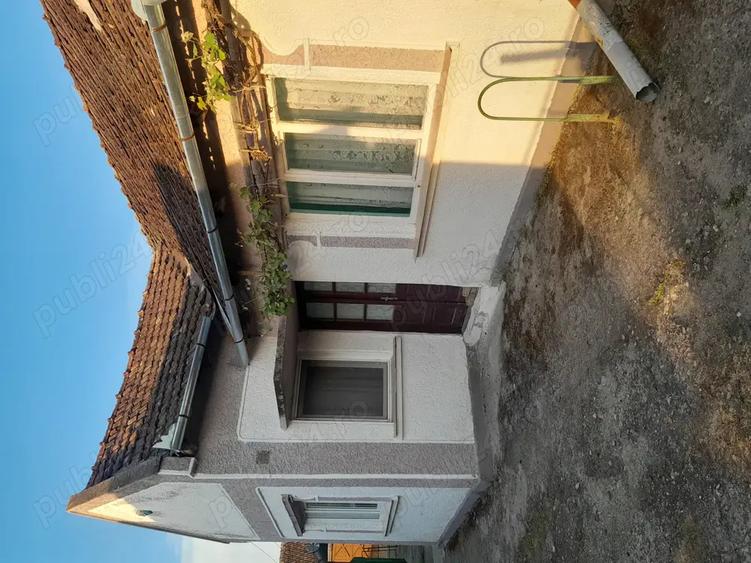 Casă cu 3 camere în Hurezu Mare