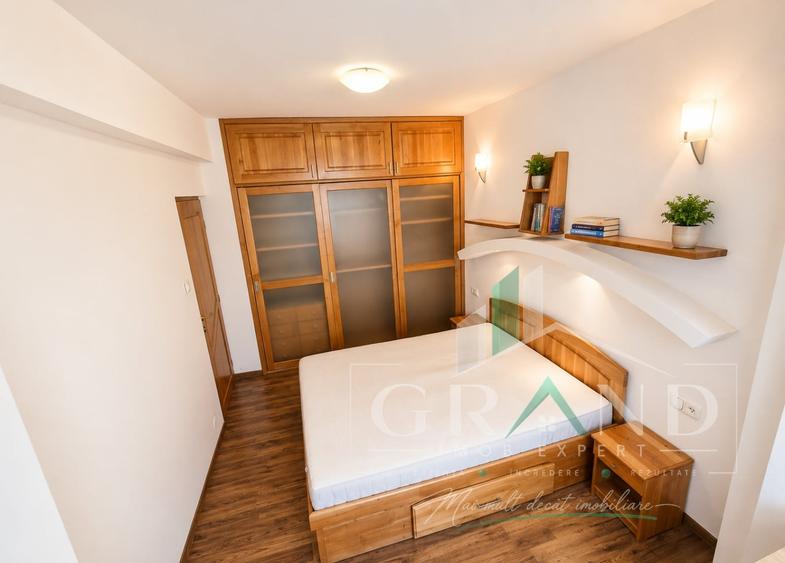 Apartament cu 4 camere semidecomandat, mobilat în Zorilor