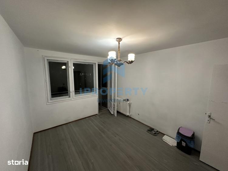 Apartament cu 3 camere semidecomandat în Central