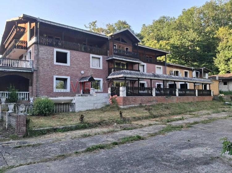 Teren de 8900 mp, în Central