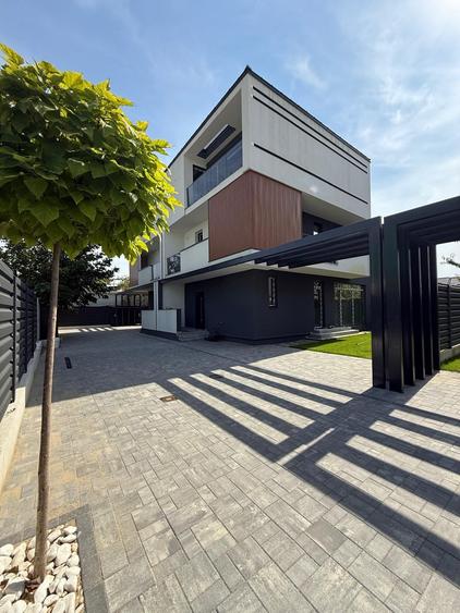 Duplex cu 5 camere cu Teren 60 Mp în Exterior Nord