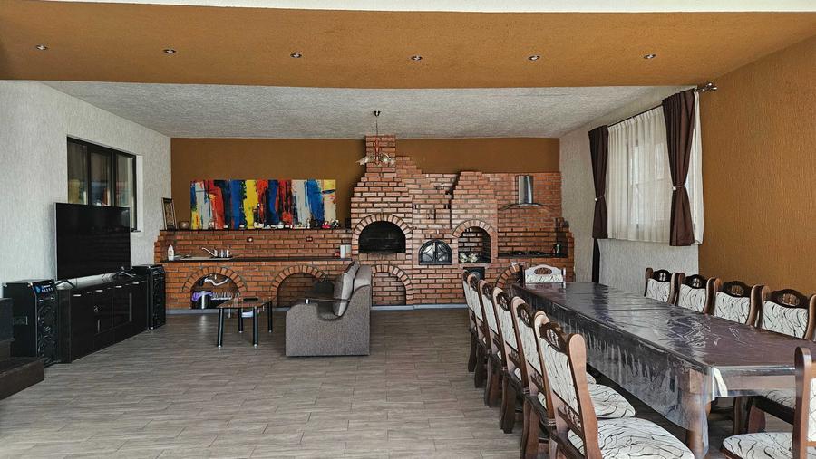 Casă cu 2 camere în Tigveni