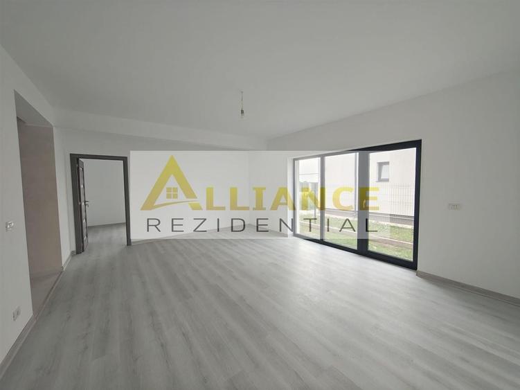 Casă individuală cu 4 camere decomandat cu Canalizare în Berceni