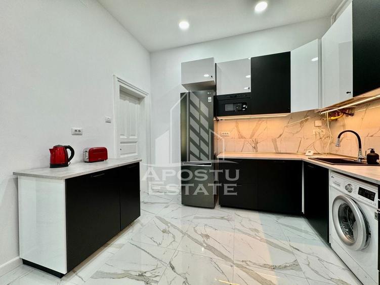 Apartament cu 4 camere decomandat, mobilat în Semicentral