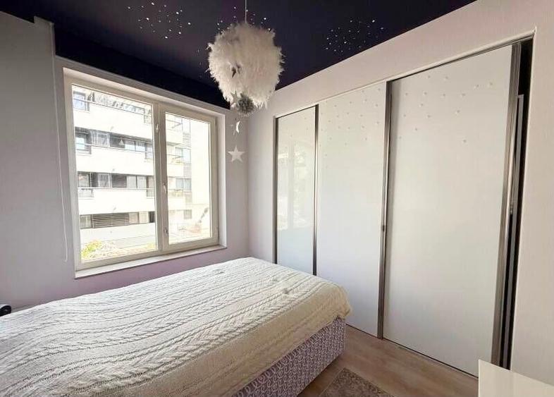 Duplex cu 7 camere cu Canalizare în Iancu Nicolae