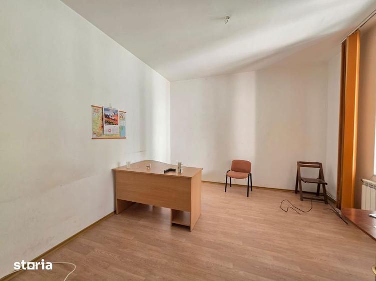 Casă cu 4 camere cu Teren 140 Mp în Central