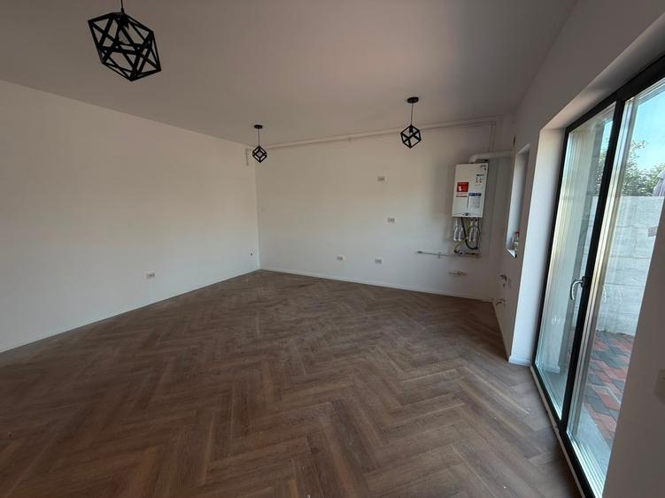 Apartament cu 2 camere în Exterior Est