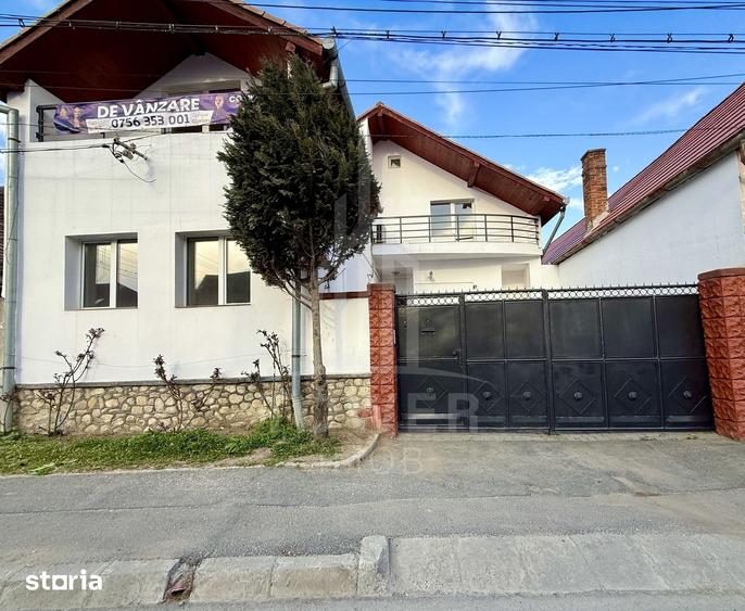 Casă cu 8 camere cu Teren 601 Mp în Turnișor