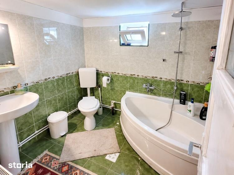 Casă cu 4 camere cu Teren 451 Mp în Central