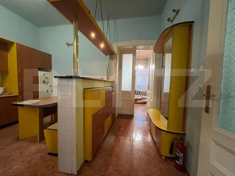 Apartament cu 2 camere semidecomandat, mobilat în Central