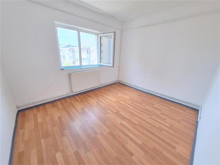 Apartament 2 camere semidecomandat, zona Mioritei - 4