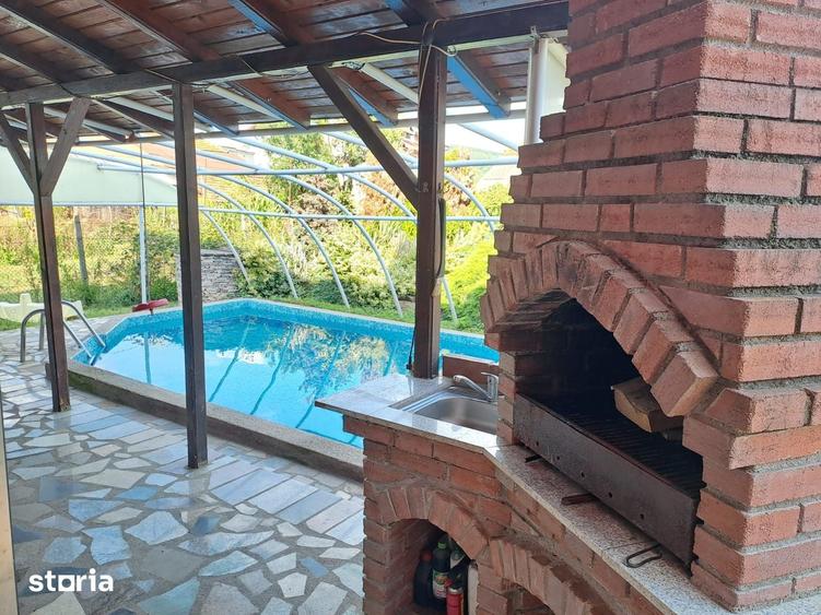 Casă cu 5 camere cu Teren 600 Mp în Nord