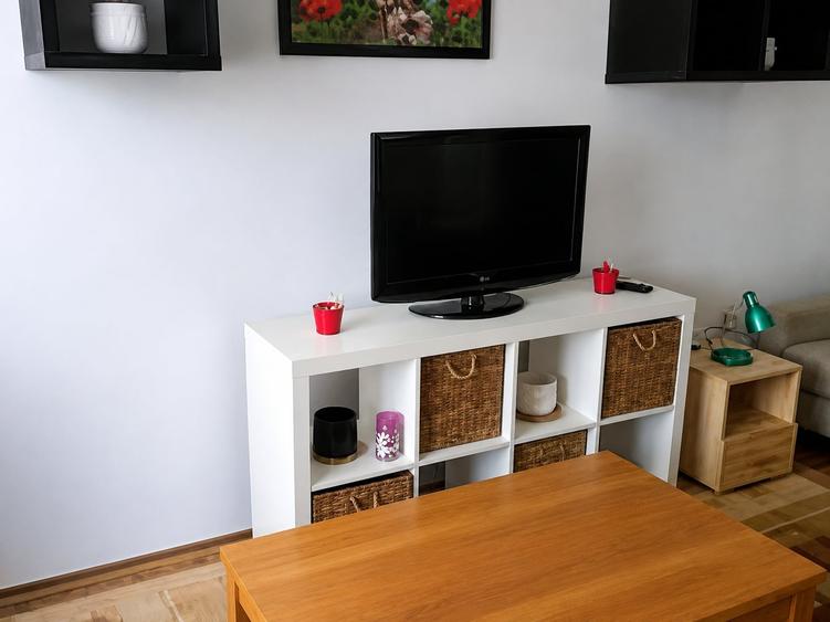 Apartament cu 2 camere decomandat, mobilat în Arcul de Triumf