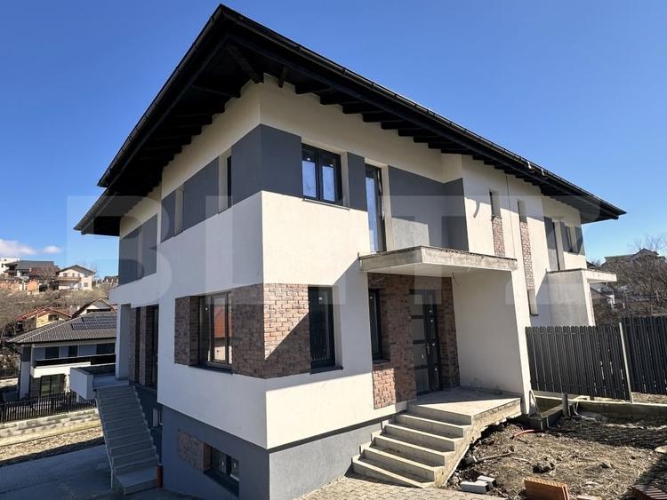 Casă individuală cu 5 camere cu Garaj în Dezmir