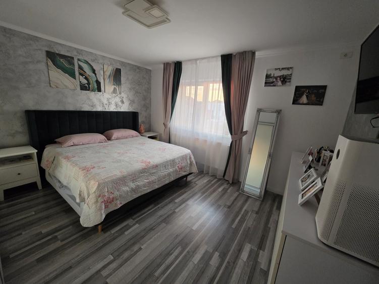 Casă cu 4 camere în Berceni