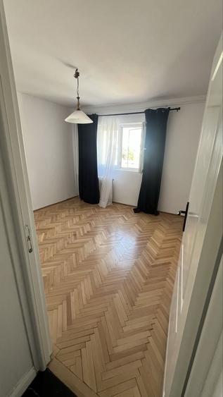Apartament cu 3 camere decomandat în Rahova