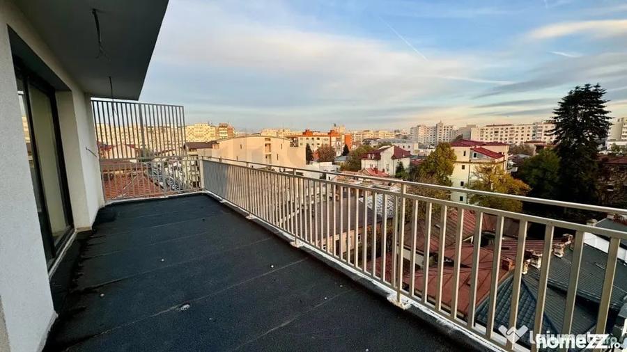 Apartament cu 4 camere decomandat în Dacia