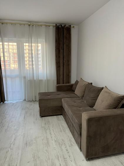 Apartament cu 2 camere decomandat în Metalurgiei