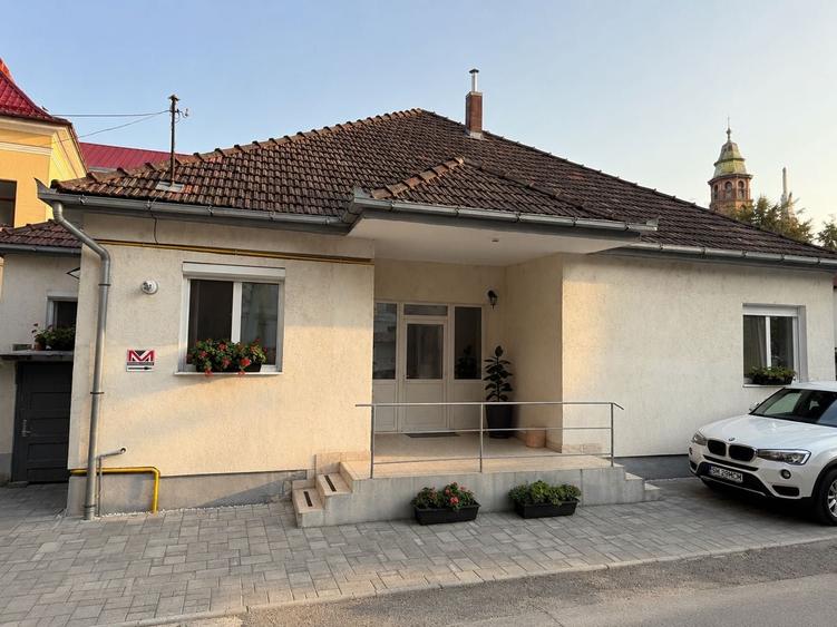 Casă cu 4 camere în Ultracentral