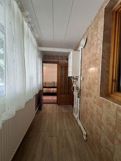 Garsonieră decomandată, mobilată în Micro 20