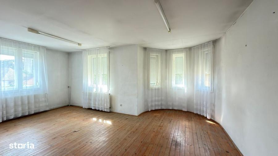 Spațiu comercial, de 342 mp, în Central