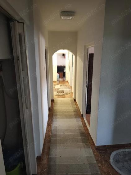 Apartament cu 4 camere decomandat în Halmeu