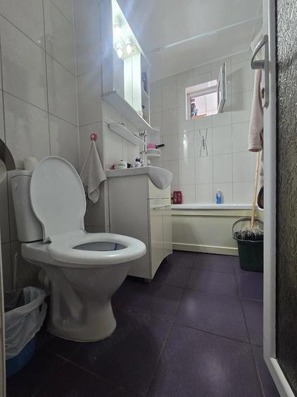 Apartament cu 2 camere semidecomandat în Hipodrom