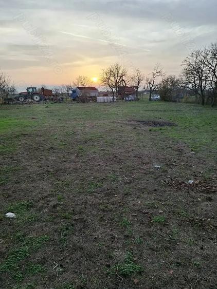 Casă cu 4 camere cu Teren 1639 Mp în Căuașd