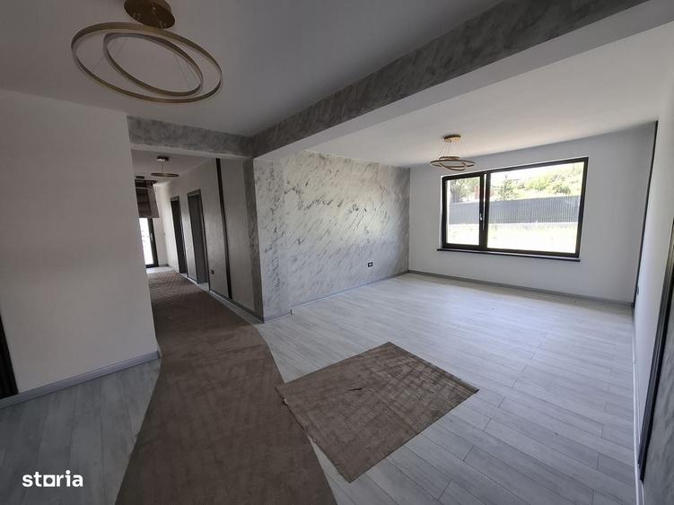 Casă cu 4 camere cu Teren 380 Mp în Hemeiuș