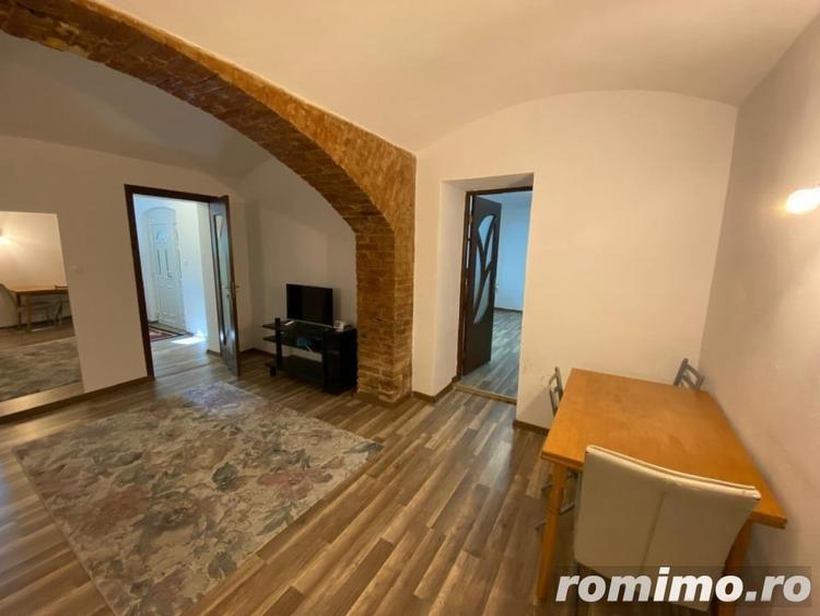 Apartament cu 2 camere semidecomandat în Sub Arini