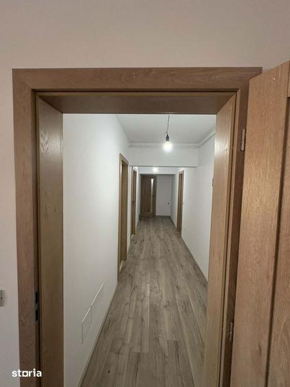 Apartament cu 3 camere decomandat în Astra