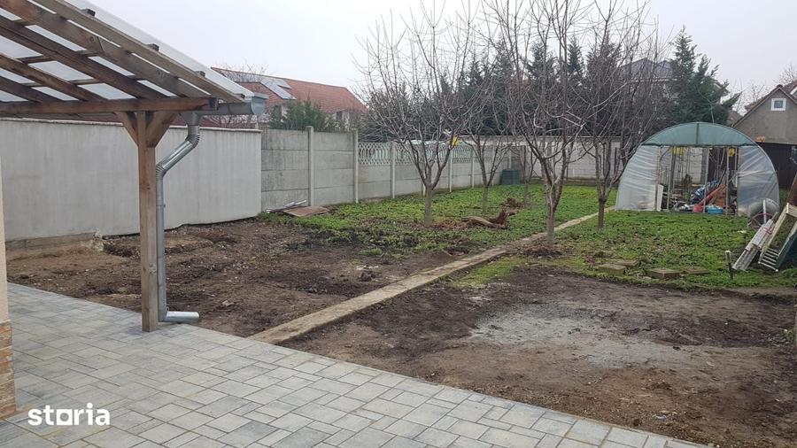 Casă cu 4 camere cu Teren 500 Mp în Iosia
